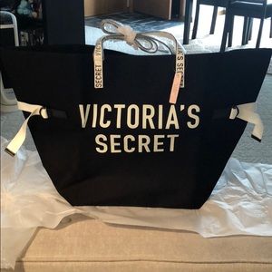NWT Victoria’s Secret Tote